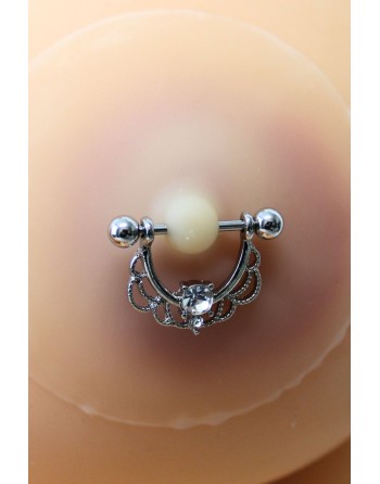 Paire de cache-tétons ornés d’un piercing barre en demi-anneau avec strass, pour peau claire. - XP008C