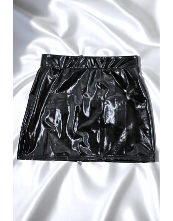 Mini Jupe Noire Lara – Effet Vinyle & Glamour Audacieux